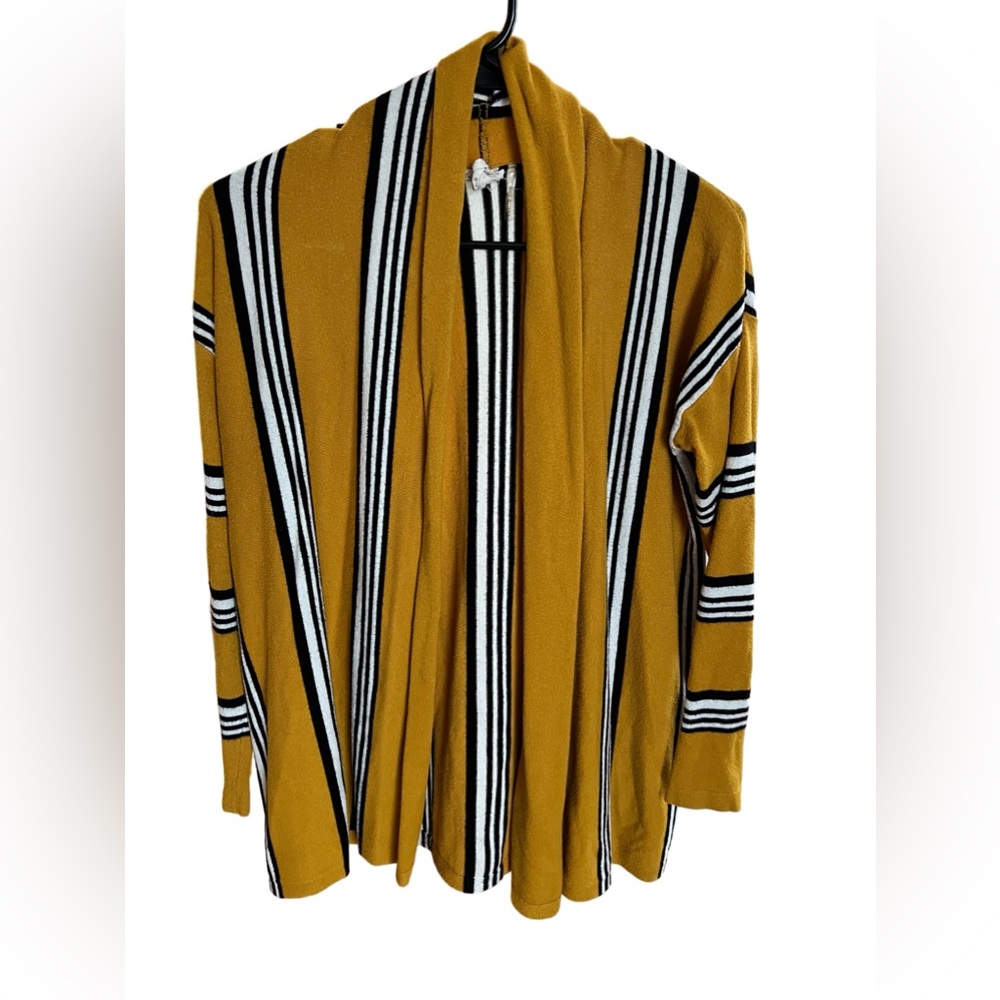 Style Rack Cardigan - Picture 2 of 4